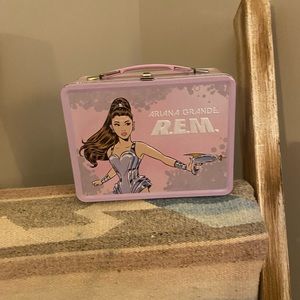 Ariana Grande collectors box